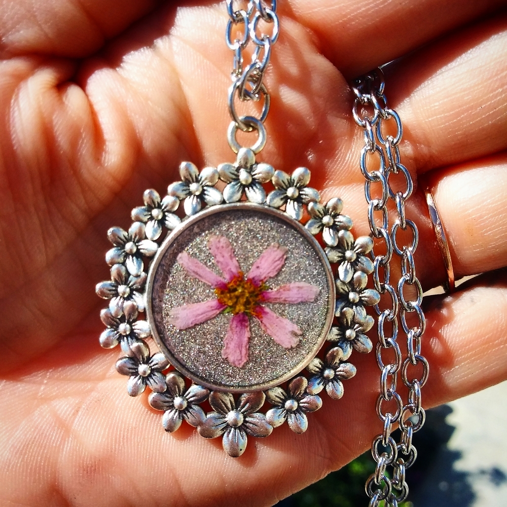 Real flower necklace